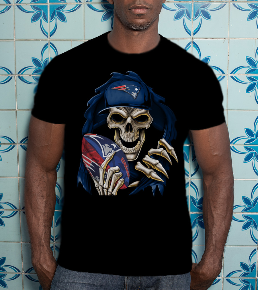 Skullbong New England Patriots Skeleton With Cap Holding Wilson Football T-Shirt