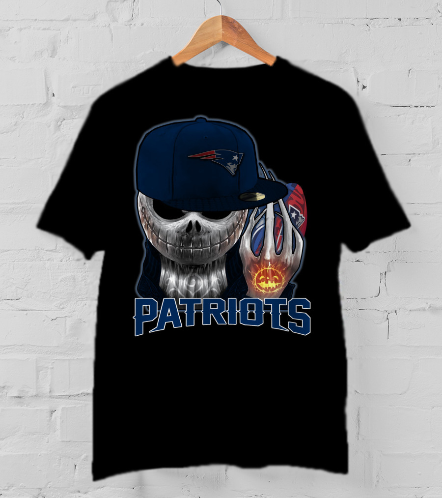 Jackskull New England Patriots Skull Football Fan T-Shirt