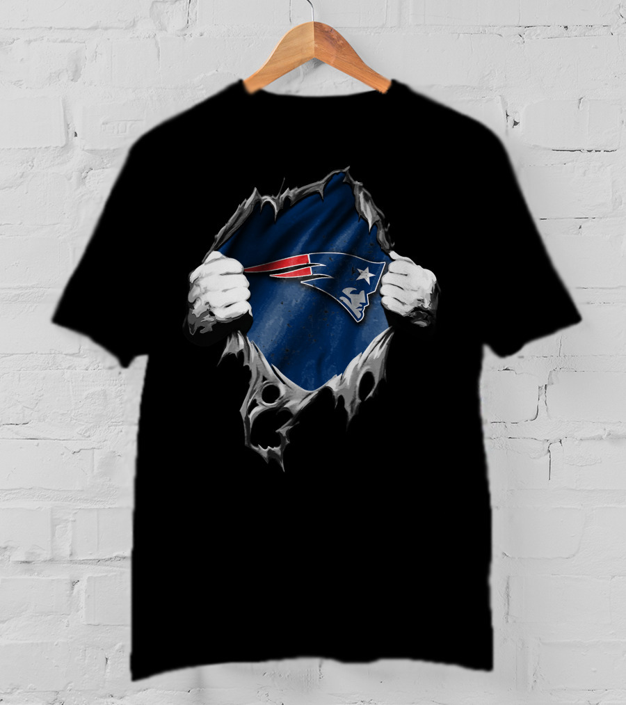 Torn New England Patriots Logo Ripped Effect T-Shirt
