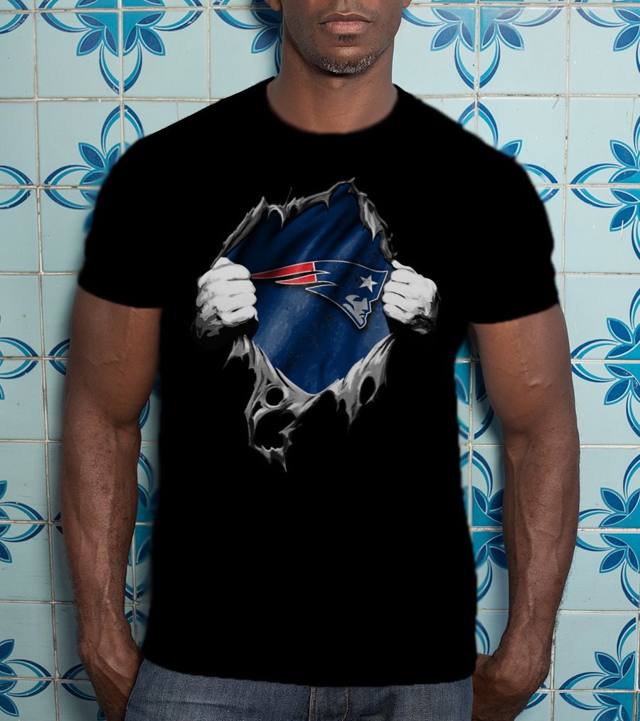 Torn New England Patriots Logo Ripped Effect T-Shirt