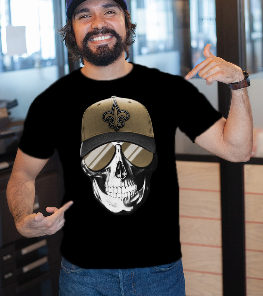 Skull V7 New Orleans Saints Fleur-de-Lis Hat And Sunglasses T-Shirt