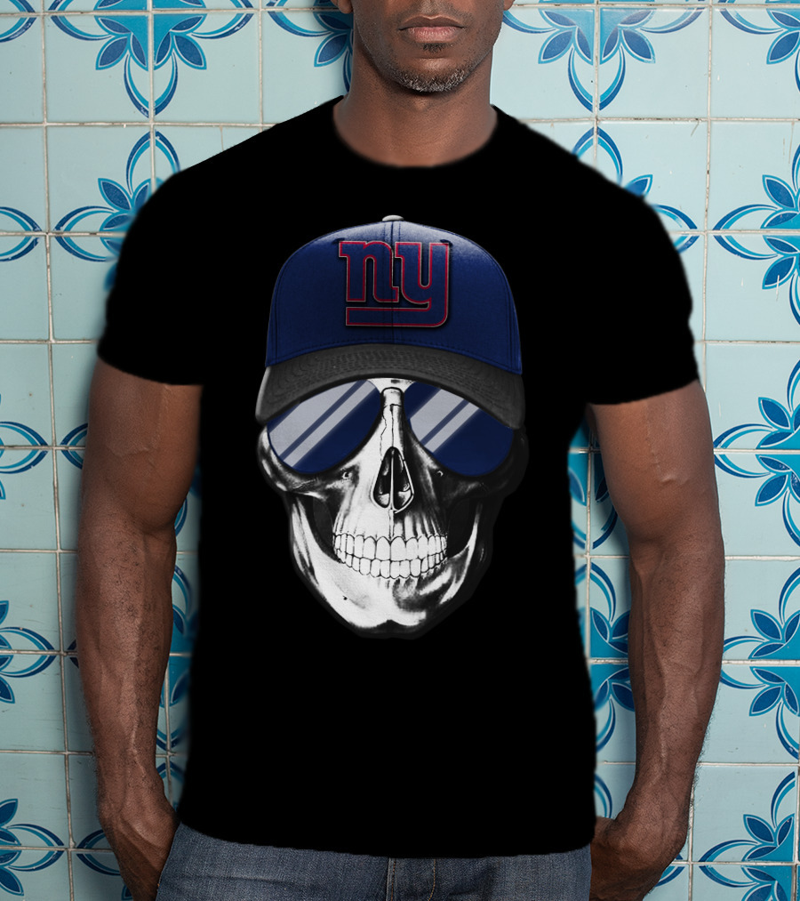 Skull V7 NY Giants Baseball Cap And Sunglasses T-Shirt