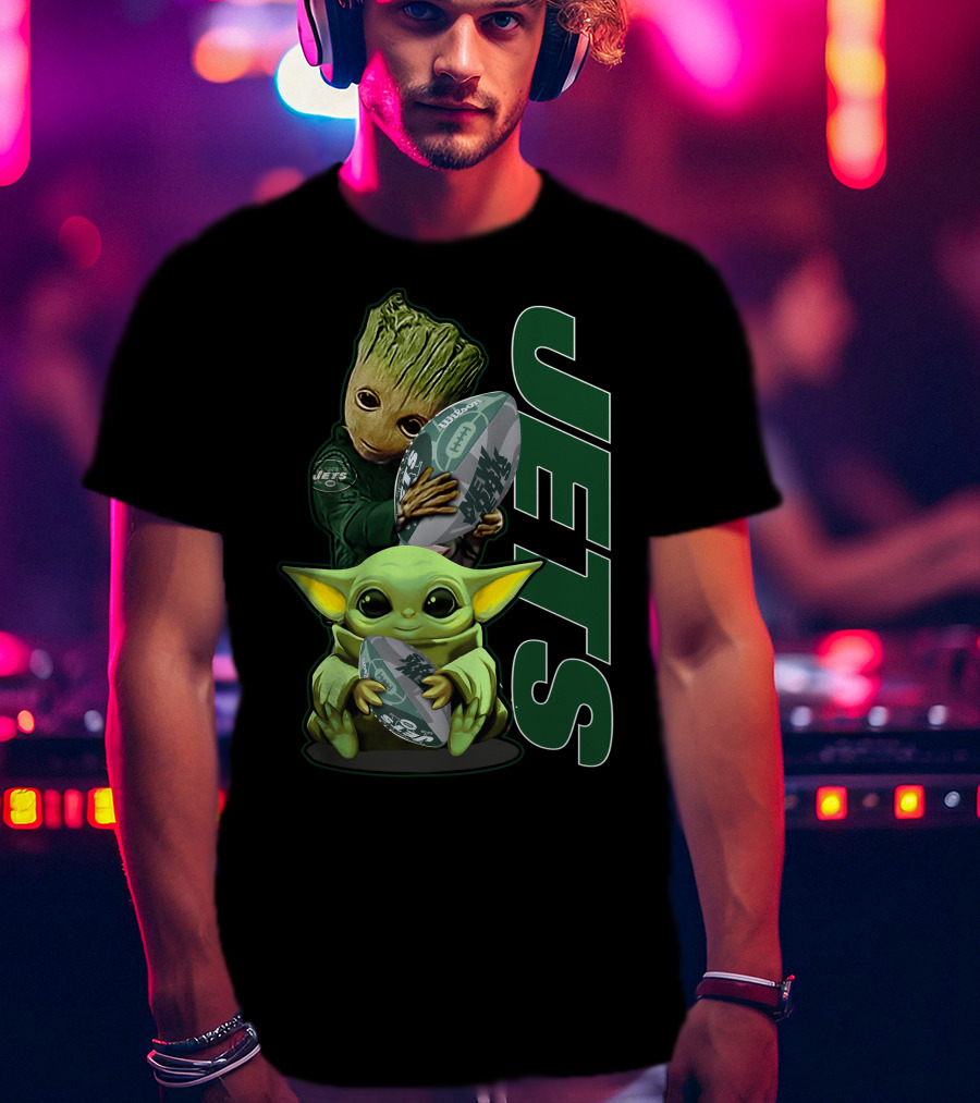 Grzd New York Jets Baby Groot And Baby Yoda With Football T-Shirt