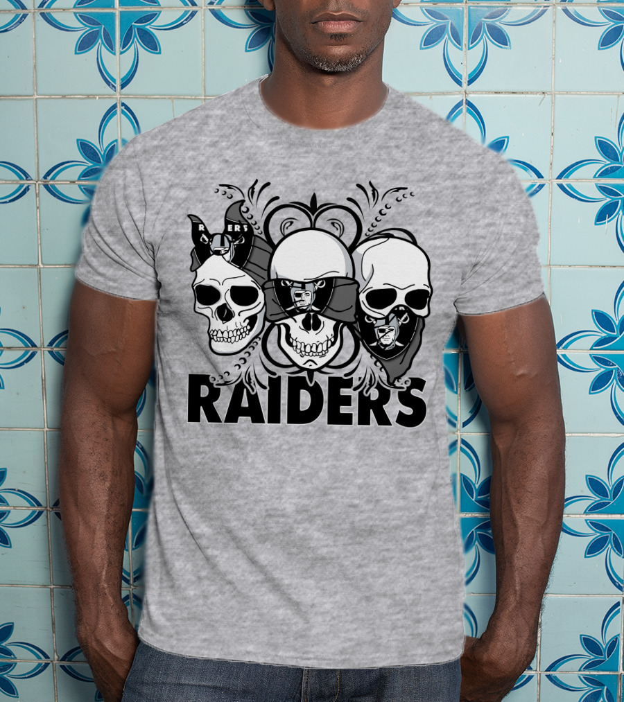 3 Skull Raiders T-Shirt