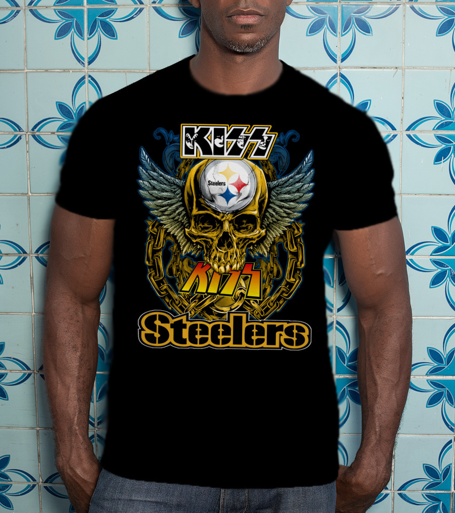 Kiss Steelers Skull Winged Helmet Chain Motif T-Shirt