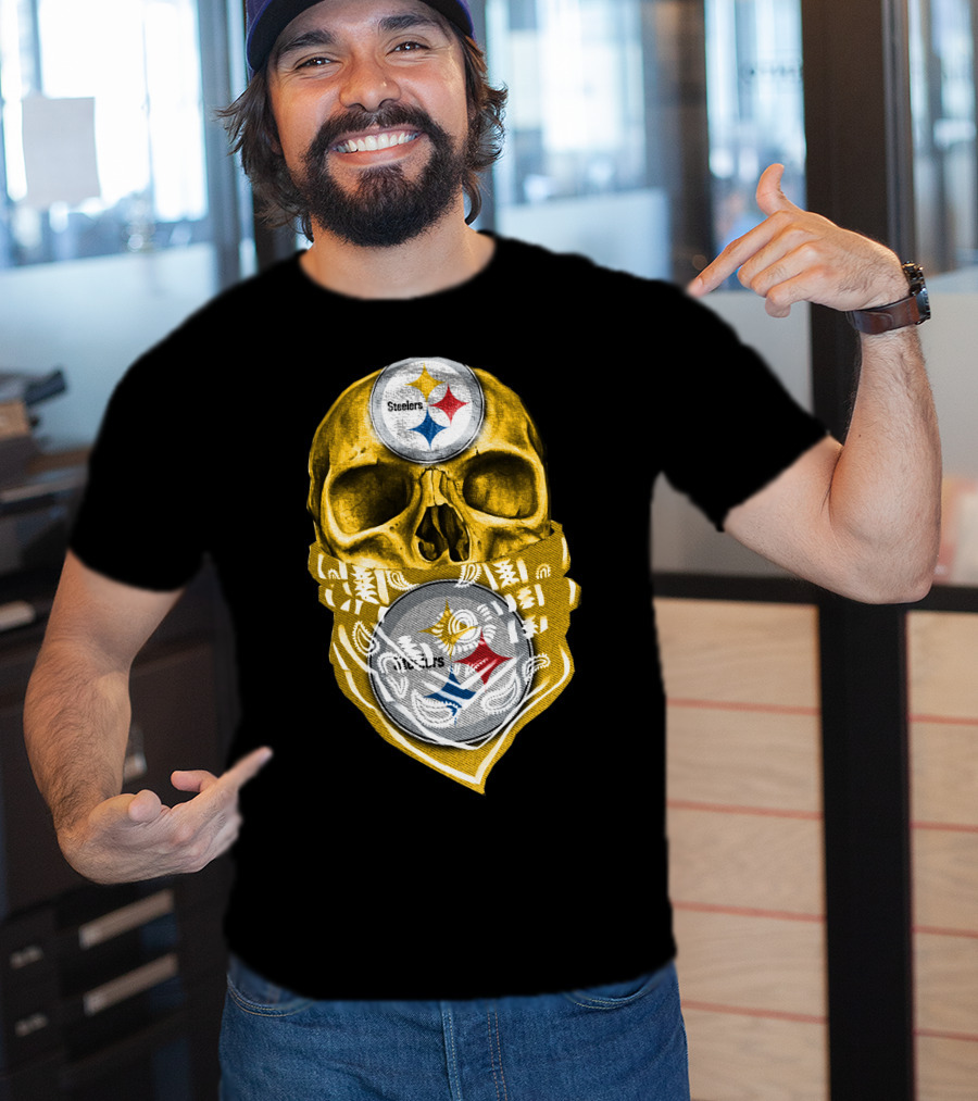 Skull V5 Steelers Bandana Logo Football Fan Gear T-Shirt