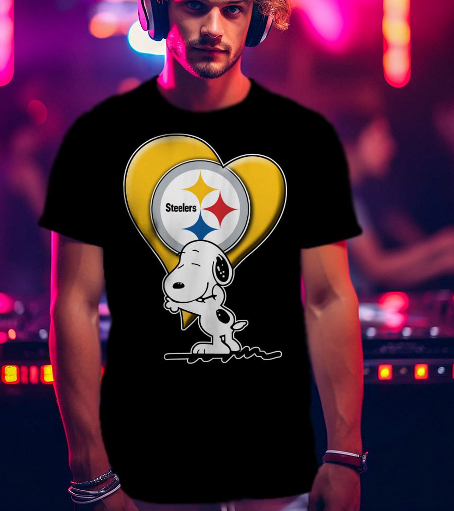 Snoopy Hugging Heart Steelers Logo Pittsburgh Steelers Fan Gear T-Shirt