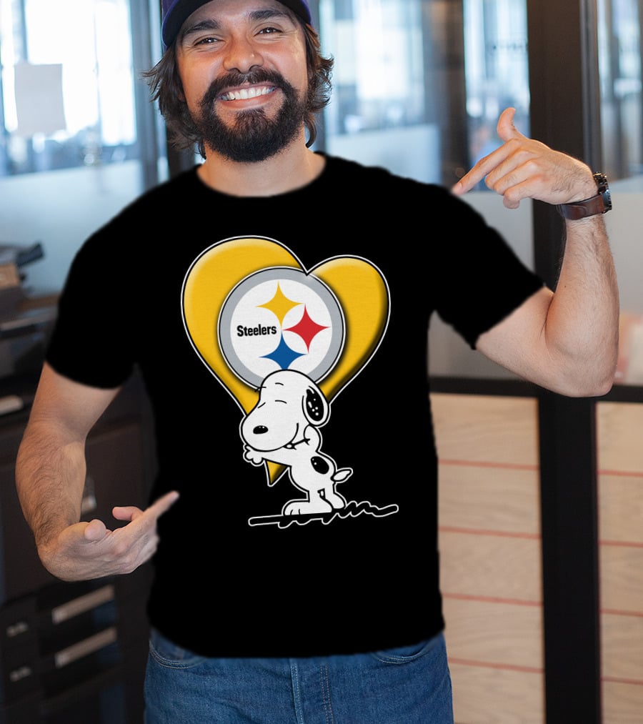 Snoopy Hugging Heart Steelers Logo Pittsburgh Steelers Fan Gear T-Shirt