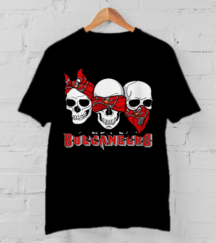 3 Skull NFL Buccaneers T-Shirt