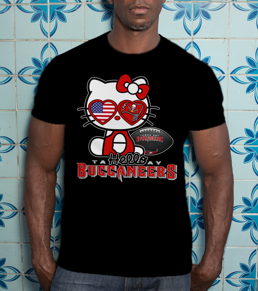 Hello Kitty Tampa Bay Buccaneers Football Heart Glasses T-Shirt