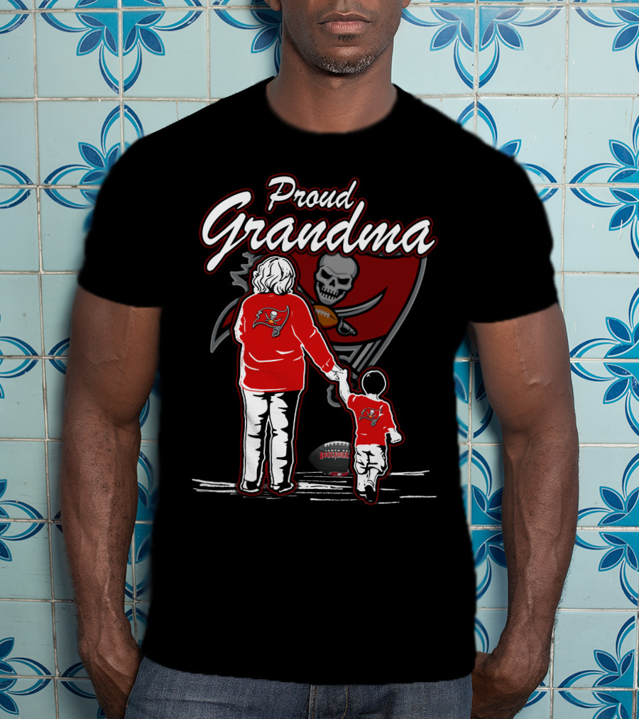 Proud Grandma Tampa Bay Buccaneers Football Family T-Shirt