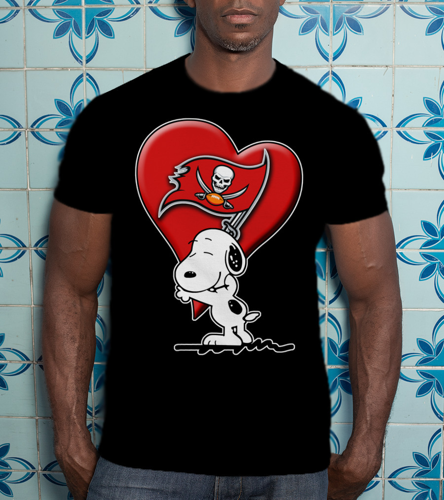 Snoopy Heart Tampa Bay Buccaneers Flag T-Shirt