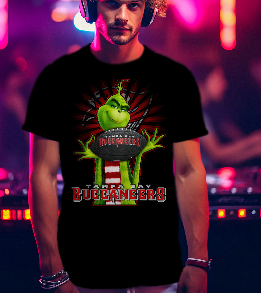 Grinch Tampa Bay Buccaneers Football Play Christmas T-Shirt