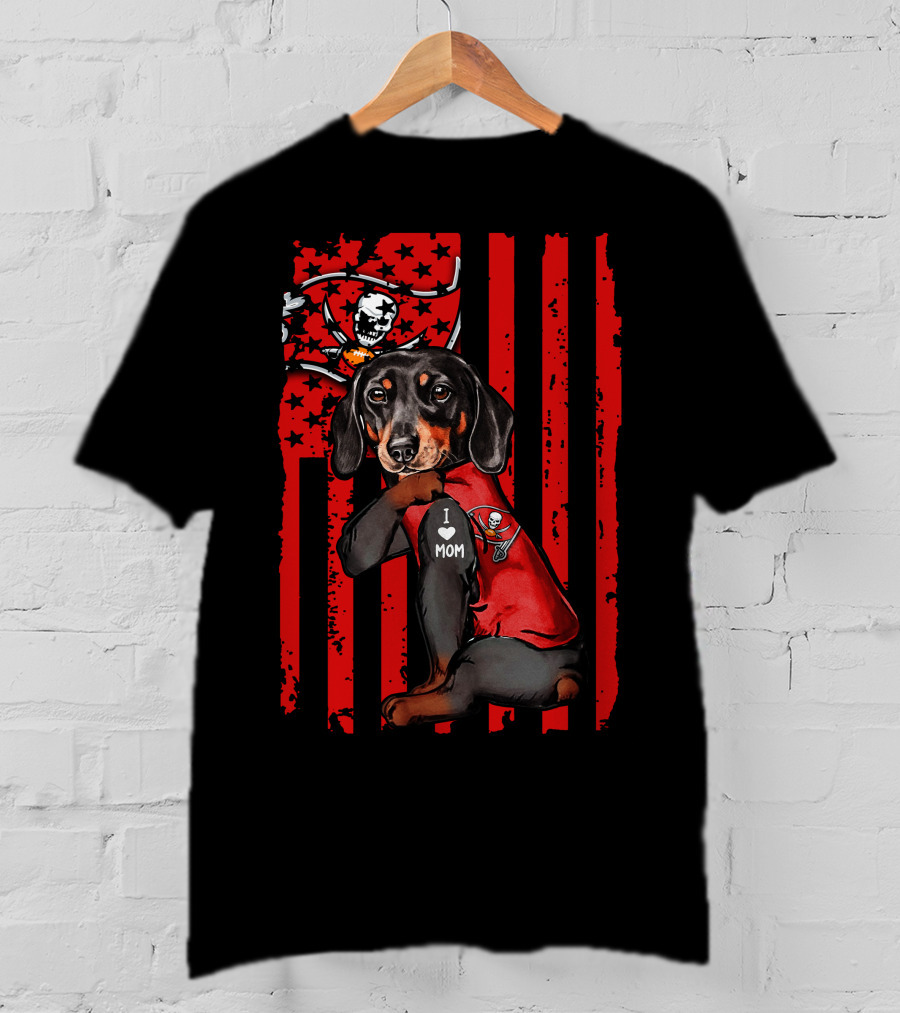 Dachshund I Love Mom Tampa Bay Buccaneers T-Shirt