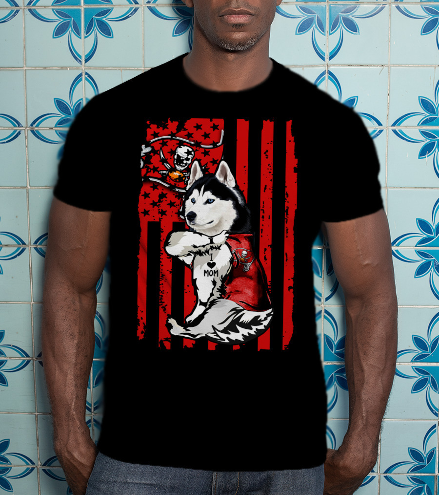 Siberian Husky Tampa Bay Buccaneers Heart Mom Flag T-Shirt