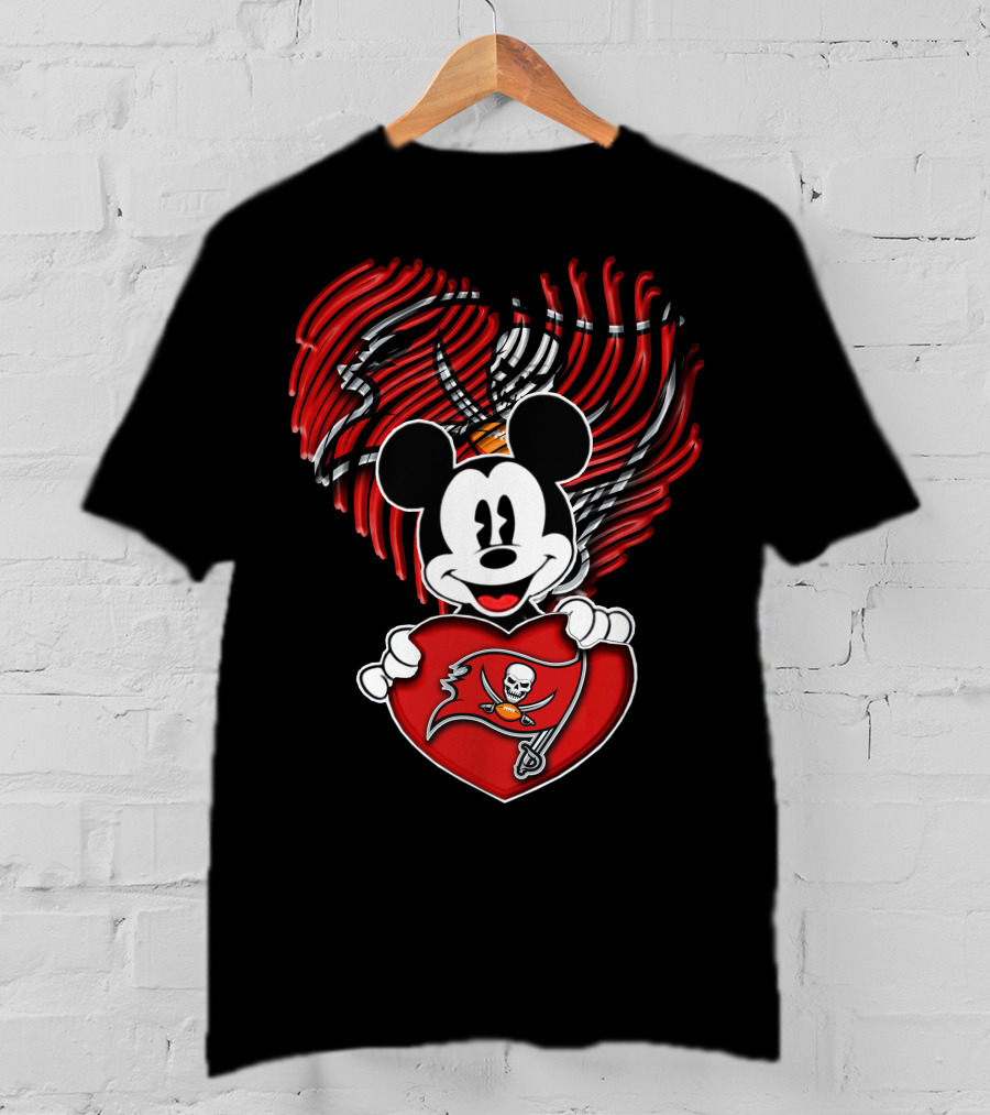 Mick Mouse Heart Tampa Bay Buccaneers T-Shirt