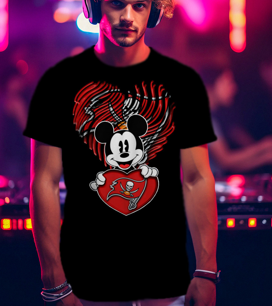 Mick Mouse Heart Tampa Bay Buccaneers T-Shirt