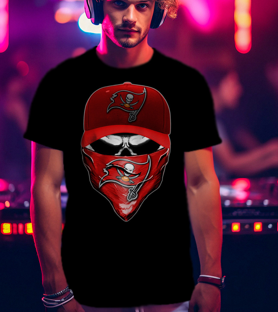 Tampa Bay Buccaneers Skull V6 Hat And Bandana T-Shirt