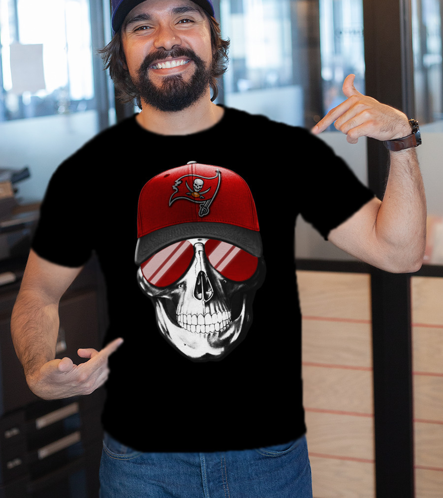 Skull V7 Tampa Bay Buccaneers Red Cap Reflective Glasses T-Shirt