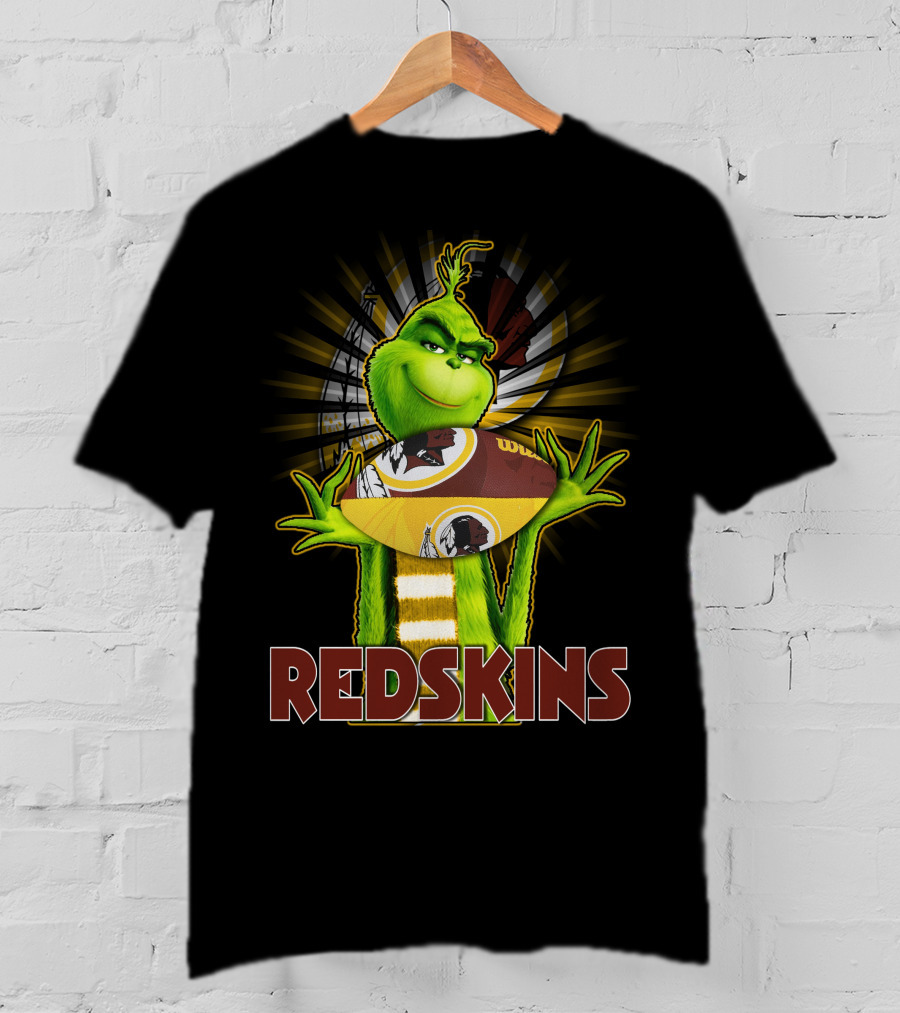Grinch Holding Washington Redskins Football T-Shirt