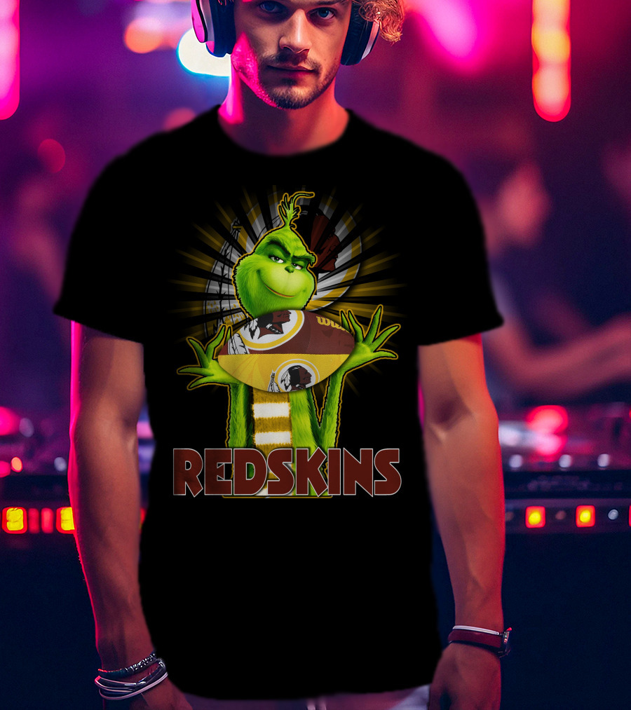 Grinch Holding Washington Redskins Football T-Shirt