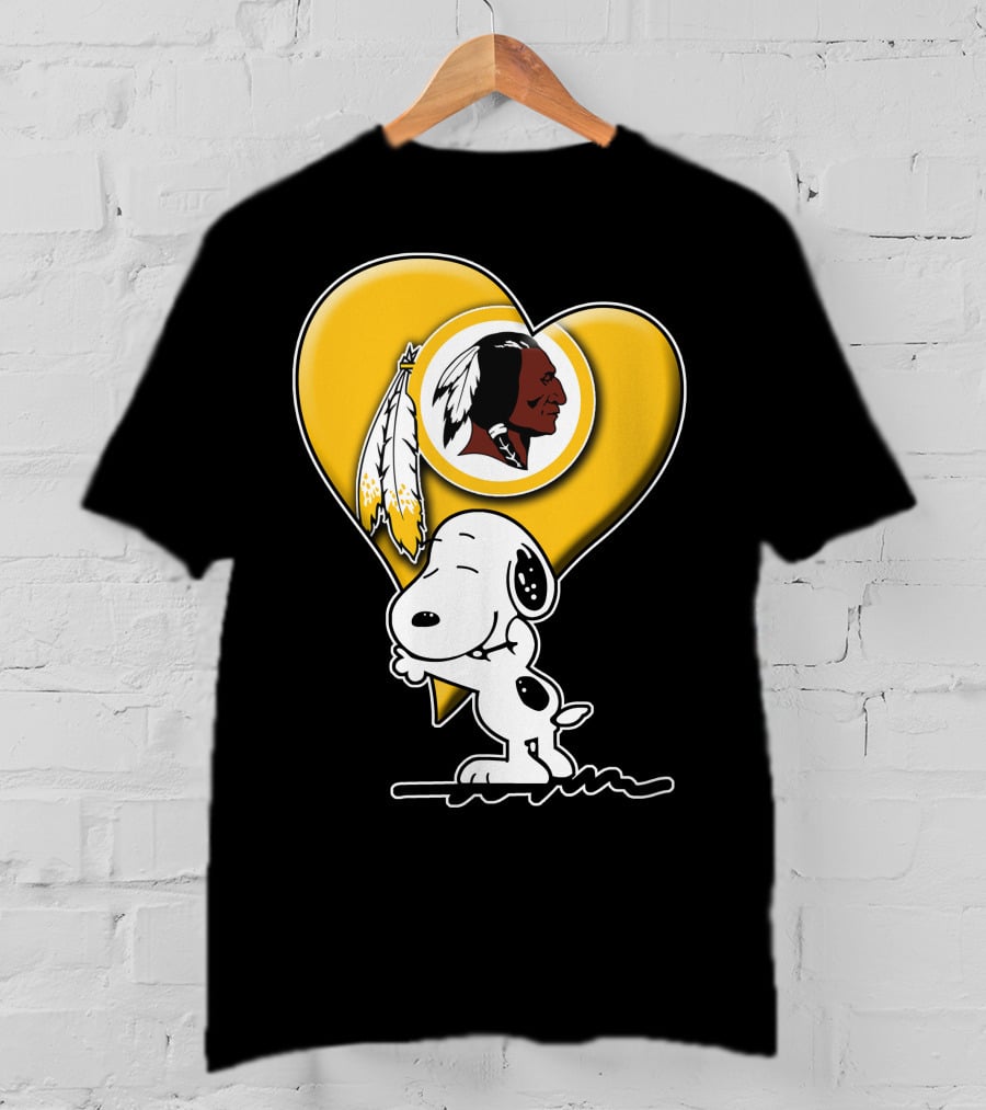 Snoopy Hugging Heart Washington Redskins T-Shirt