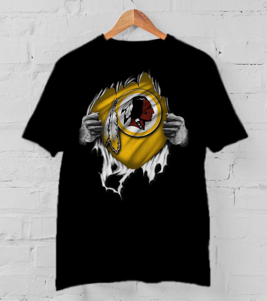 Torn V1 Washington Redskins Feather T-Shirt