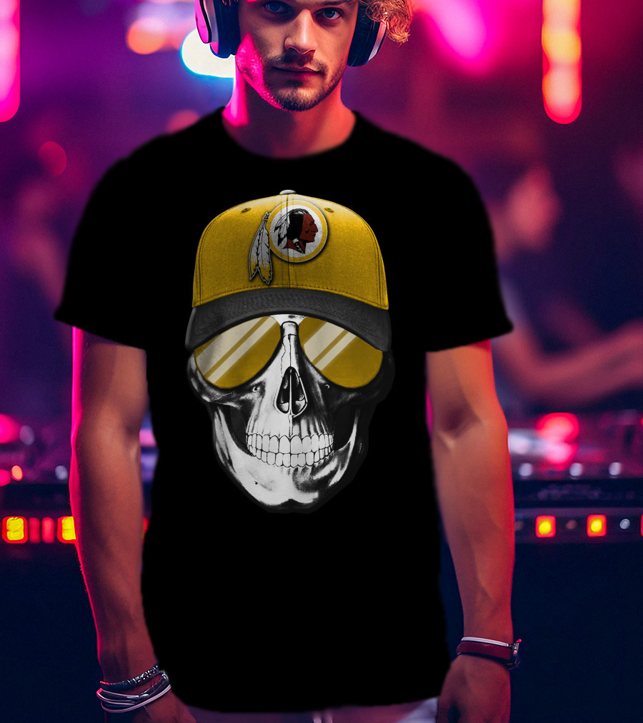 Skull V7 Washington Redskins Hat And Sunglasses T-Shirt