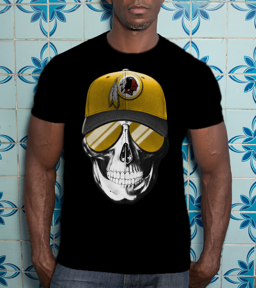 Skull V7 Washington Redskins Hat And Sunglasses T-Shirt