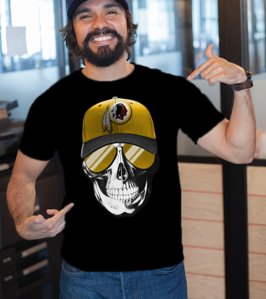 Skull V7 Washington Redskins Hat And Sunglasses T-Shirt