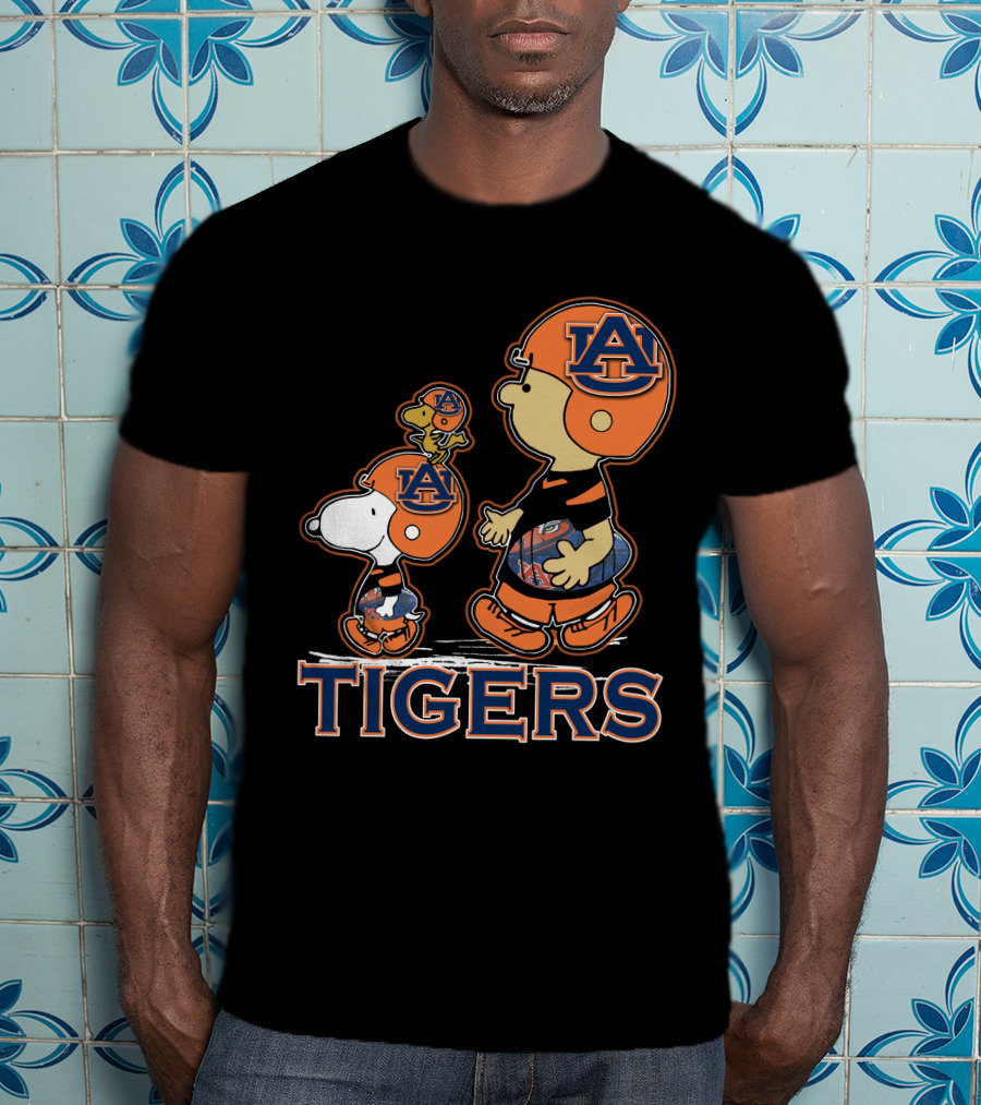 Snpfootball Auburn Tigers Peanuts Characters T-Shirt