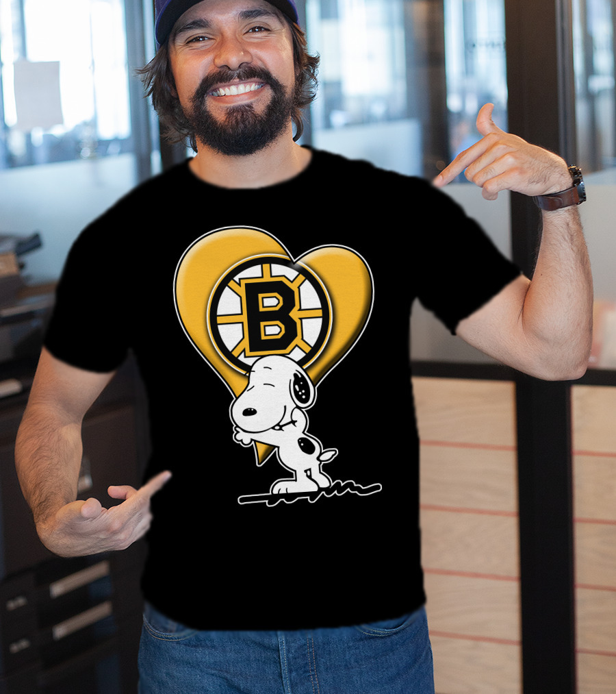 Snoopy Heart Boston Bruins Logo Hug T-Shirt