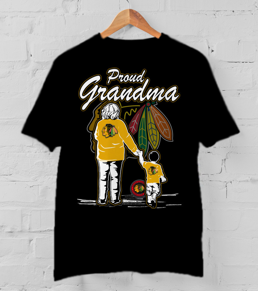 Proud Grandma Chicago Blackhawks Family Holding Hands T-Shirt