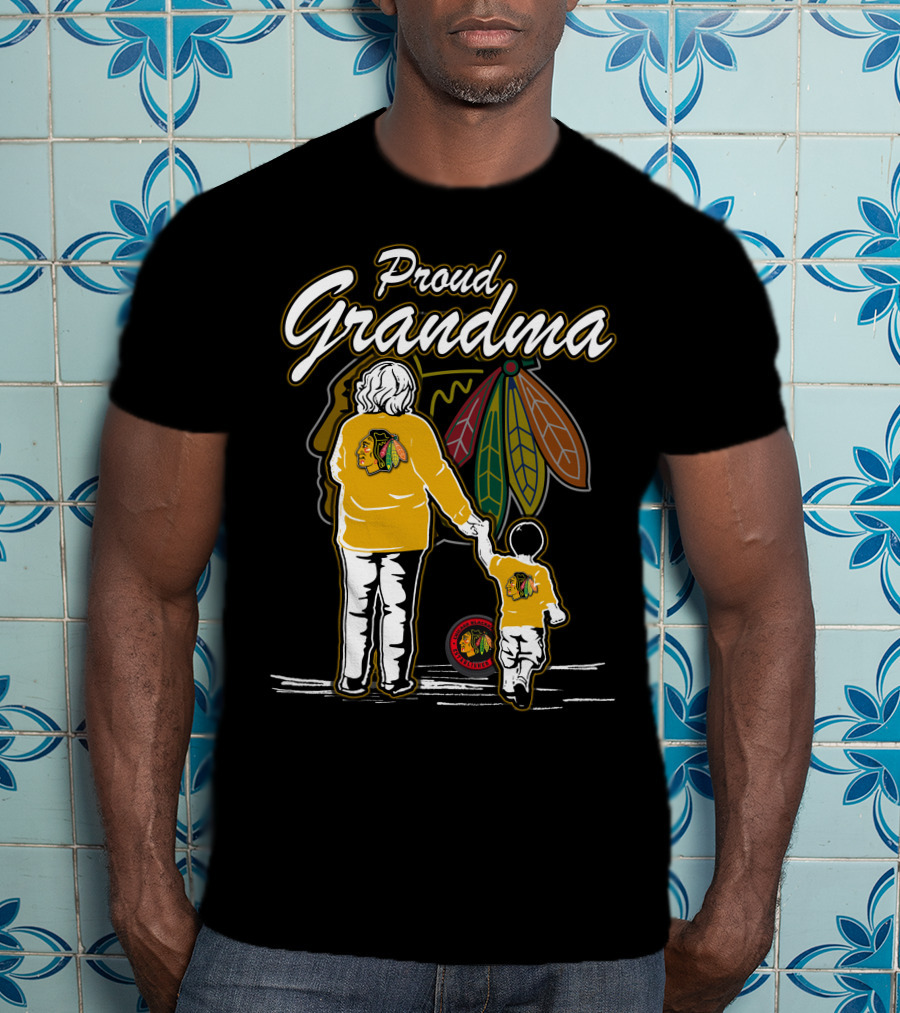 Proud Grandma Chicago Blackhawks Family Holding Hands T-Shirt