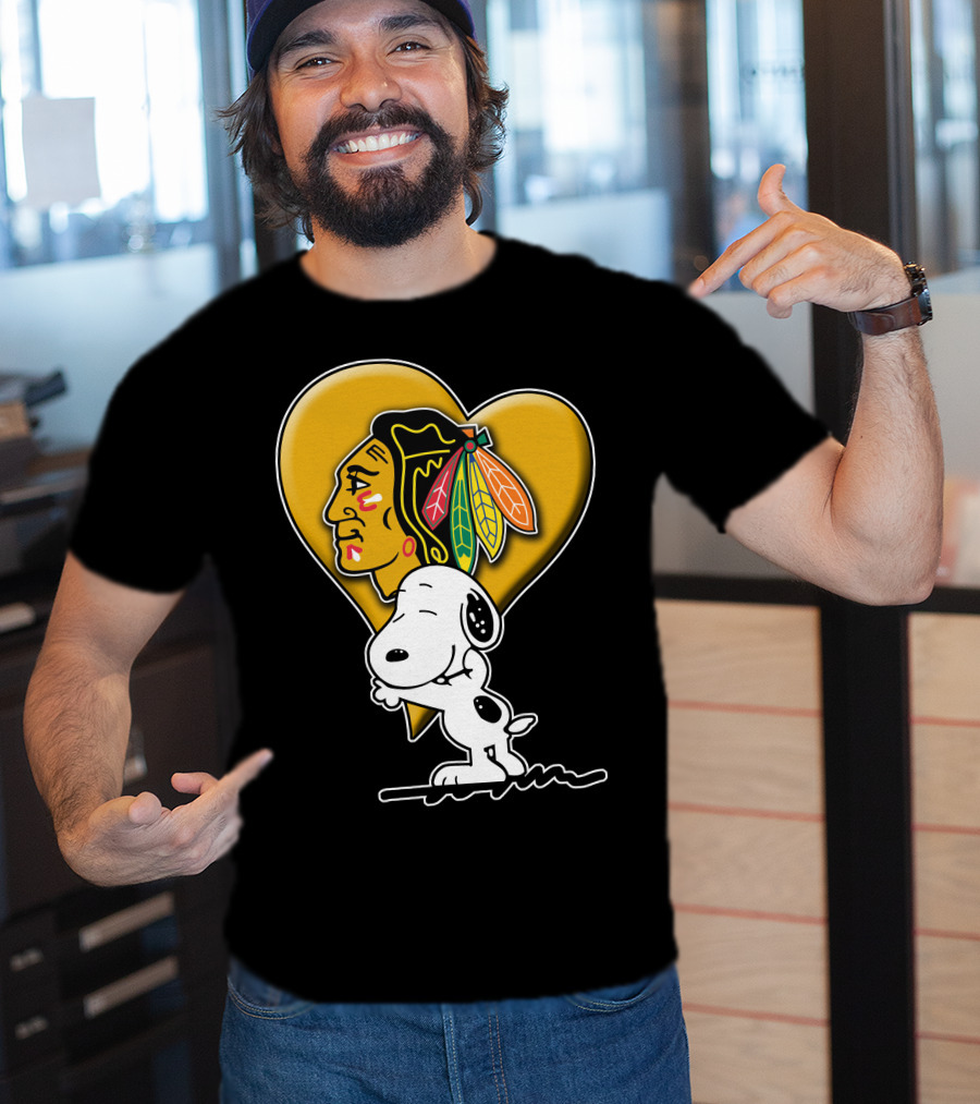 Snoopy Hugging Chicago Blackhawks Heart T-Shirt