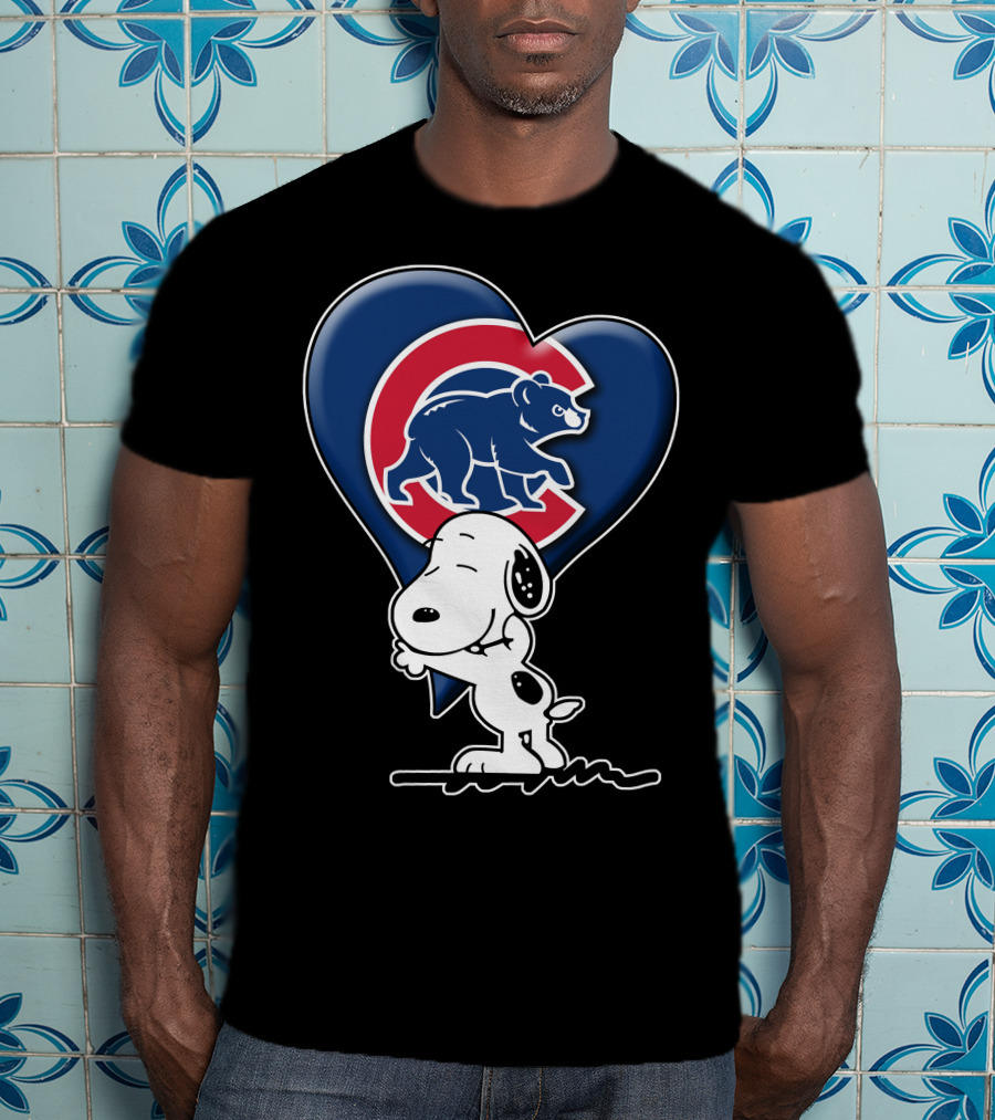 Snp V1 Chicago Cubs Snoopy Heart Hug T-Shirt