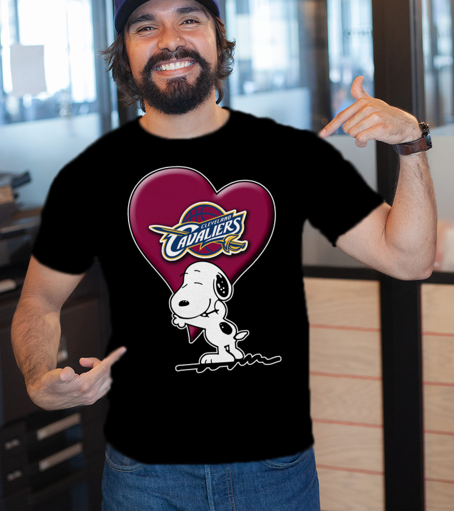 Snp V1 Cleveland Cavaliers Heart Basketball Snoopy Hugging T-Shirt
