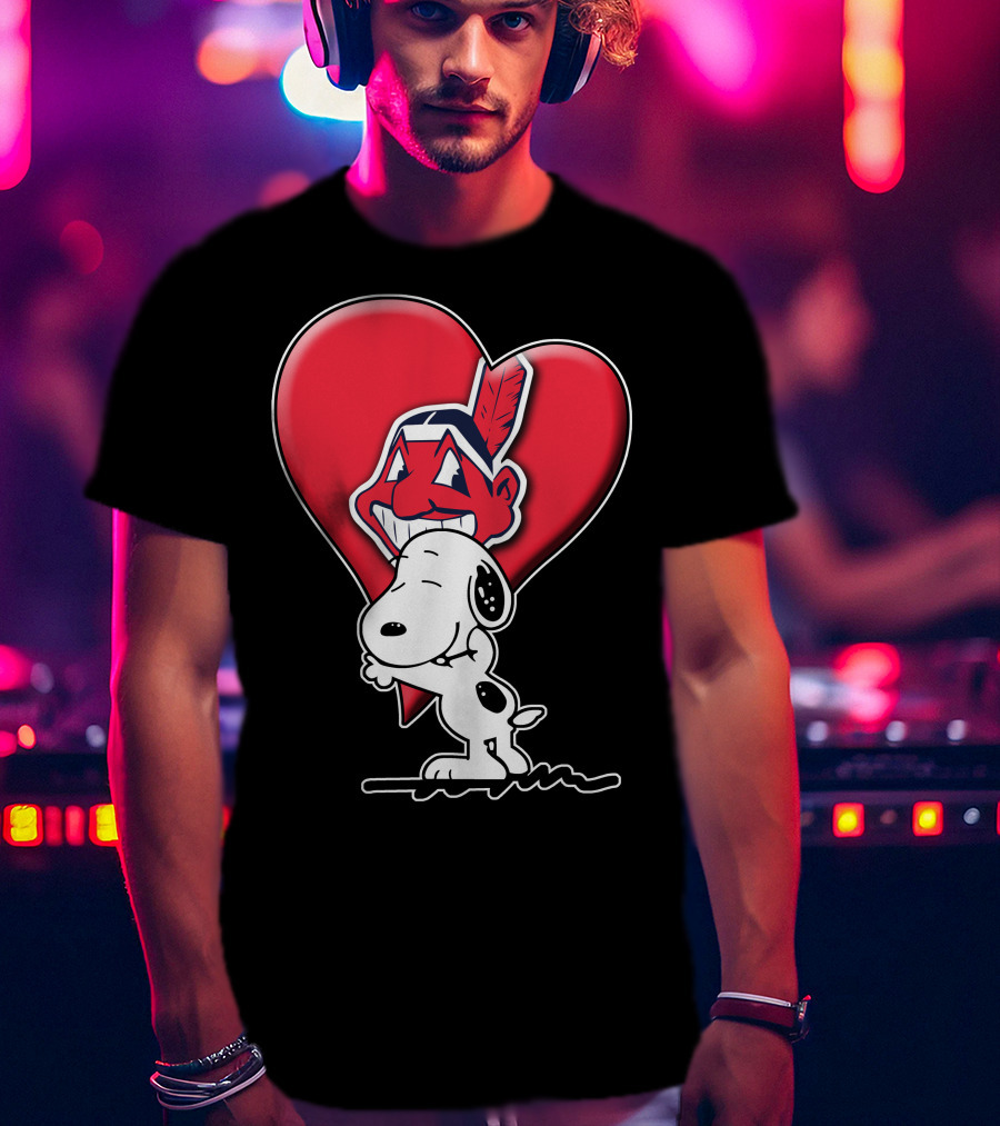 Snoopy Hugging Cleveland Indians Logo Heart T-Shirt