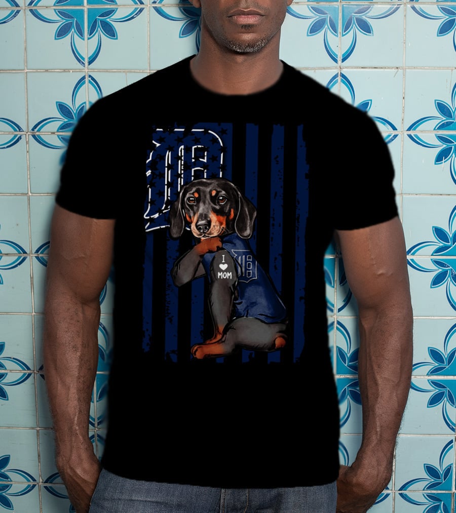 Dachshund I Love Mom Detroit Tigers Stripes T-Shirt