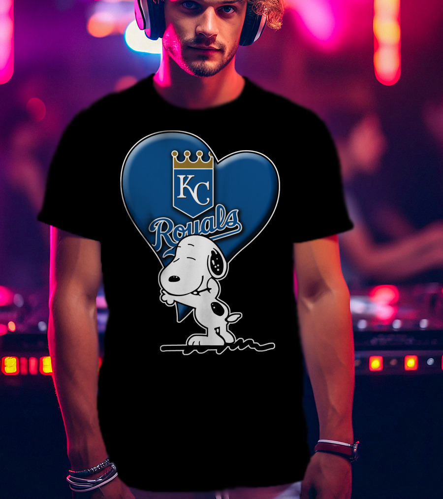 Snoopy Hugging Heart Kc Royals T-Shirt