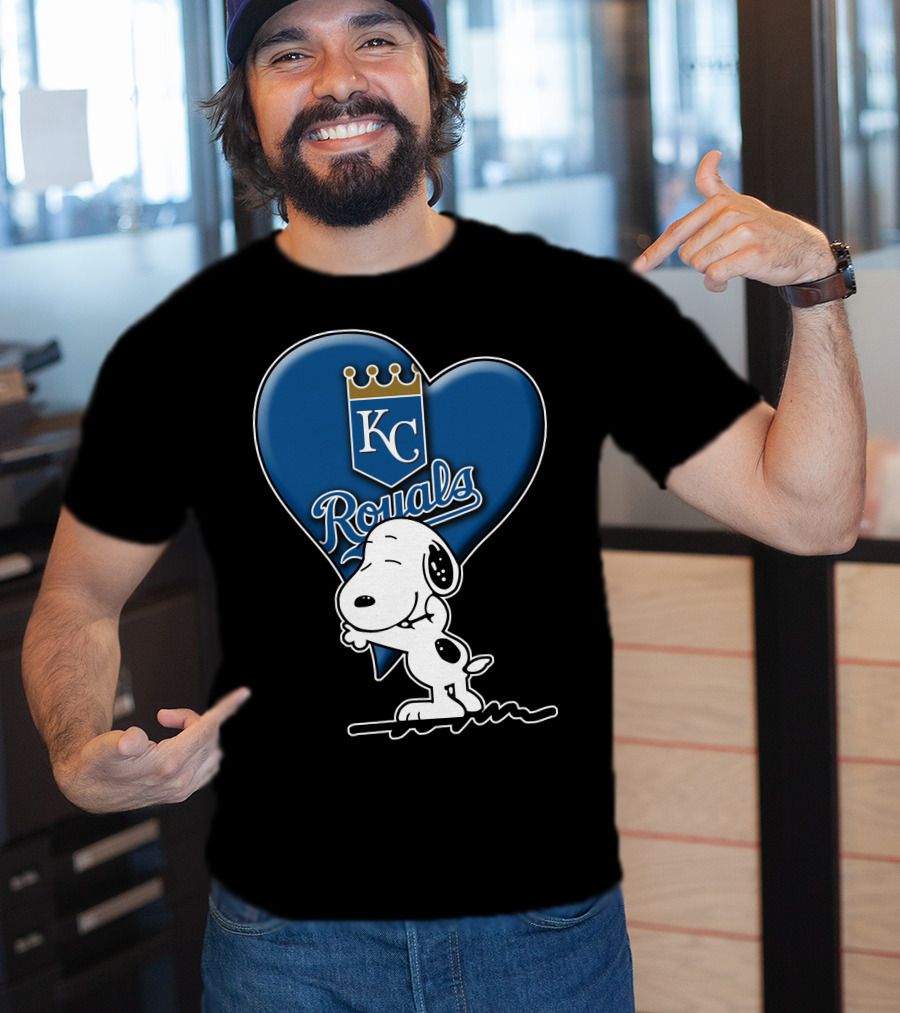 Snoopy Hugging Heart Kc Royals T-Shirt