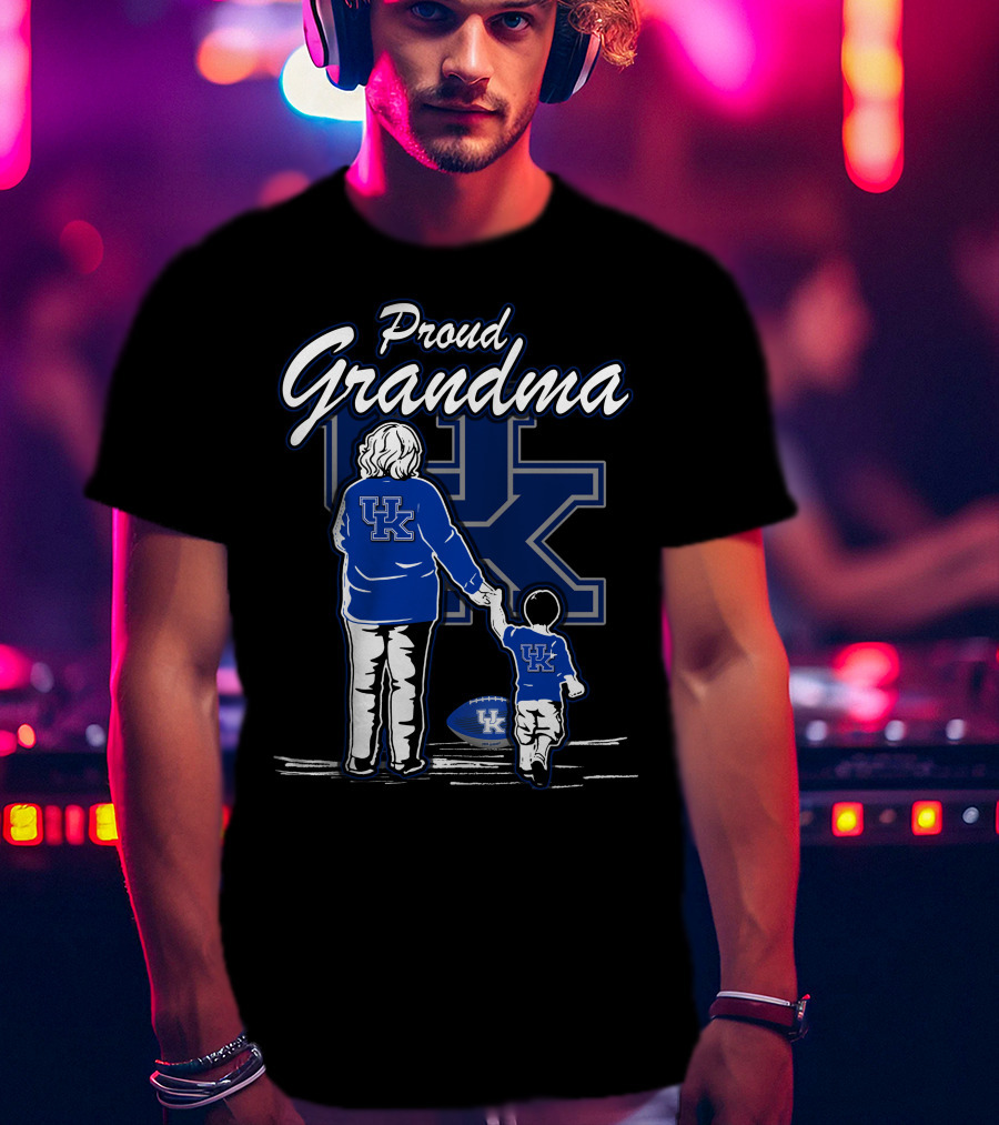 Proud Grandma Kentucky Wildcats UK Family Football Fan T-Shirt
