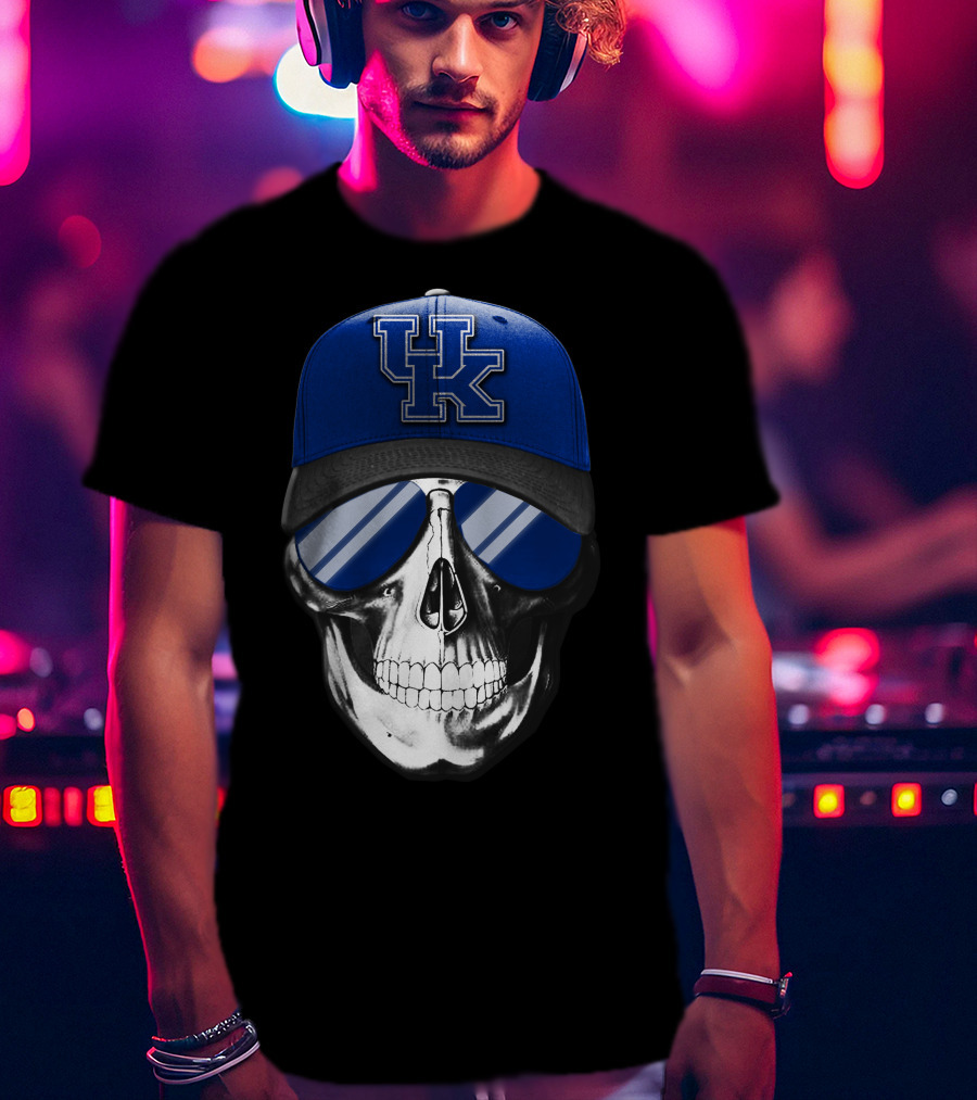 Skull With Kentucky Wildcats Cap And Reflective Sunglasses T-Shirt