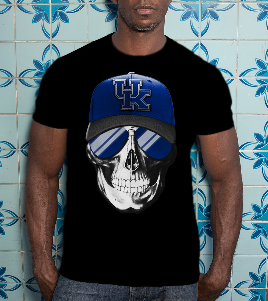 Skull With Kentucky Wildcats Cap And Reflective Sunglasses T-Shirt