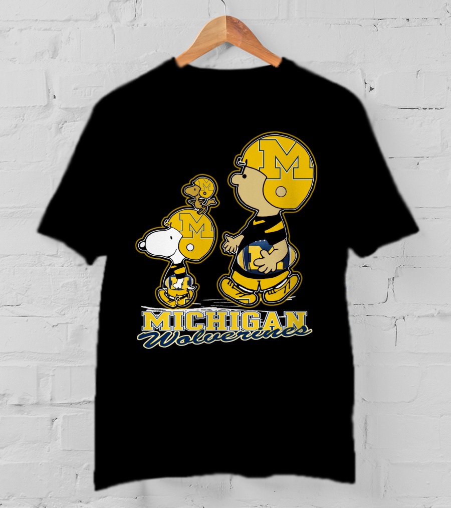 Snpfootball Michigan Wolverines Peanuts Characters Charlie Brown Snoopy Woodstock T-Shirt
