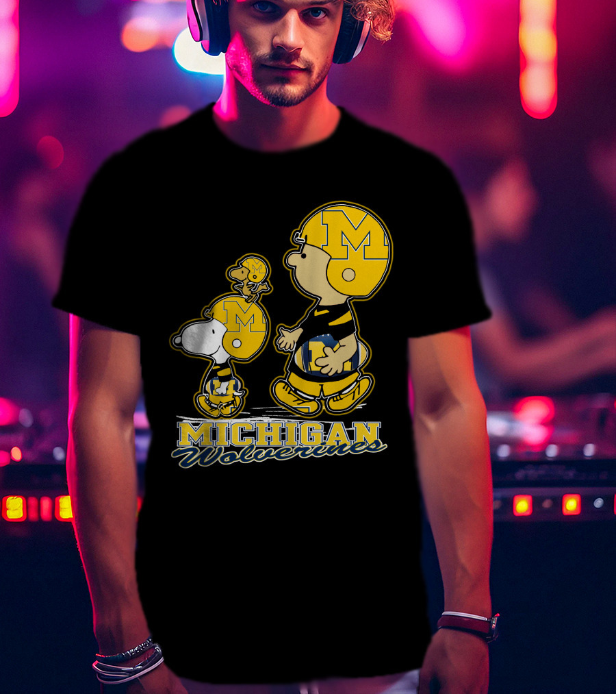 Snpfootball Michigan Wolverines Peanuts Characters Charlie Brown Snoopy Woodstock T-Shirt