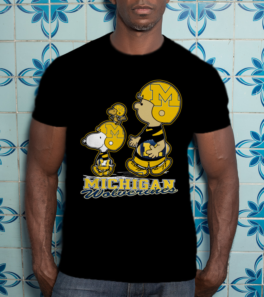 Snpfootball Michigan Wolverines Peanuts Characters Charlie Brown Snoopy Woodstock T-Shirt