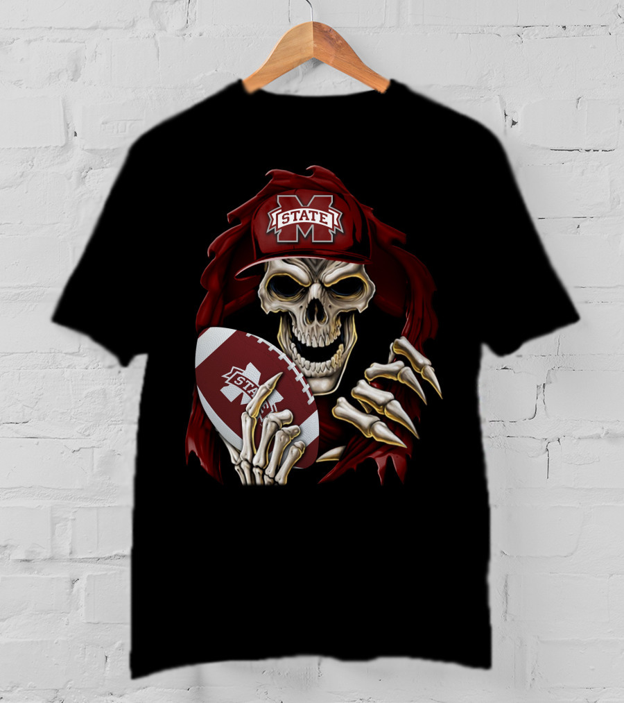 Skullbong Mississippi State Bulldogs Skeleton Holding Football T-Shirt