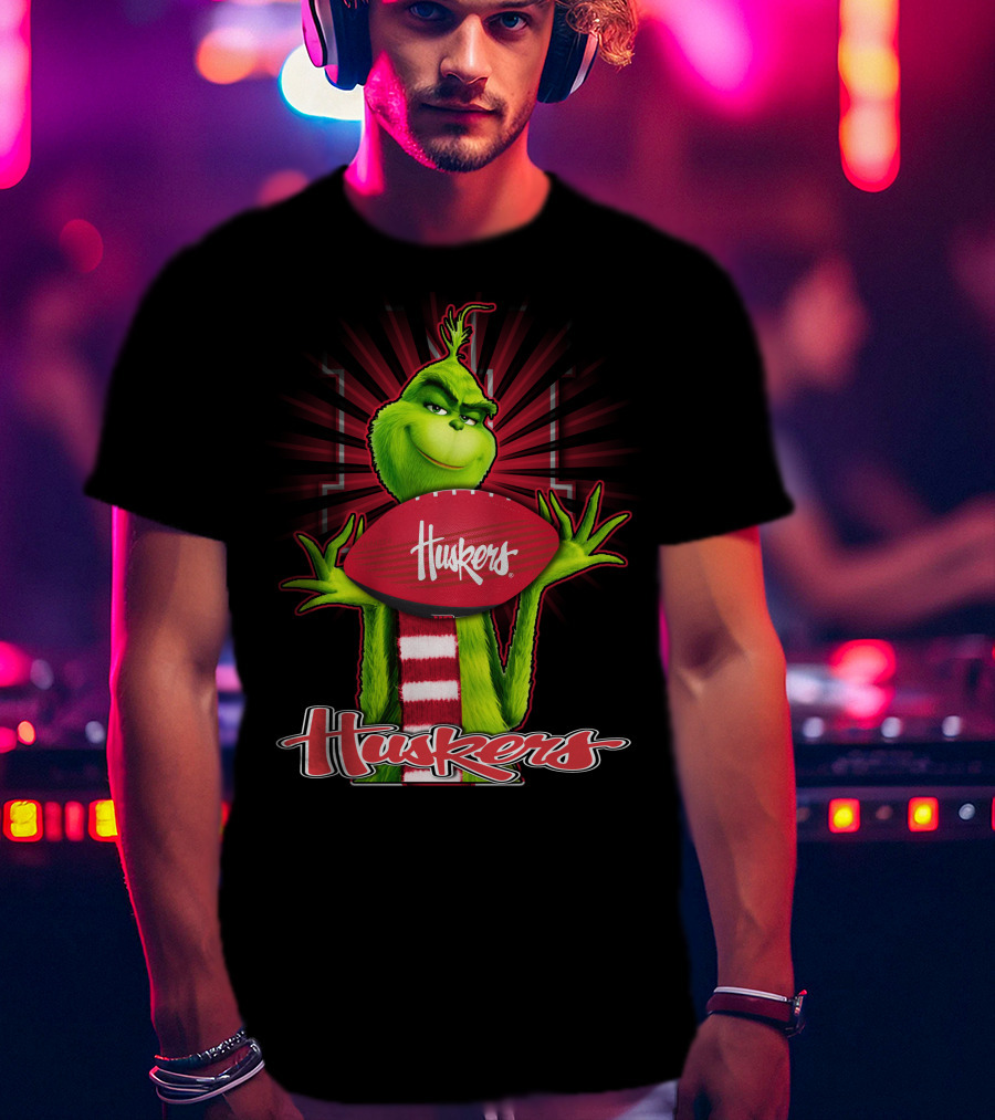 Grinch Holding Huskers Football Nebraska Cornhuskers T-Shirt