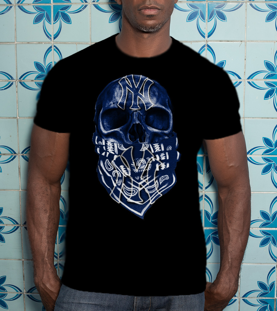 Skull With Bandana New York Yankees T-Shirt